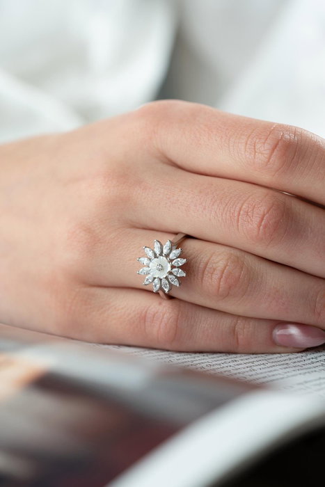 Heliophilia Silver Anillo de Plata Esterlina Ajustable con Recubrimiento de Oro Heliophilia Silver Anillo de Plata Esterlina Ajustable con Recubrimiento de Oro